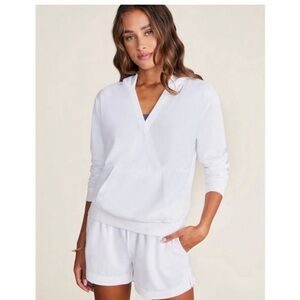 New With Tag barefoot dreams beach hoodie!